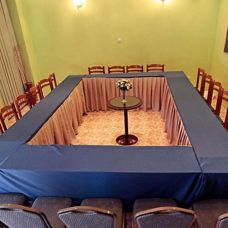 קורצ'ה Hotel Regency מראה חיצוני תמונה