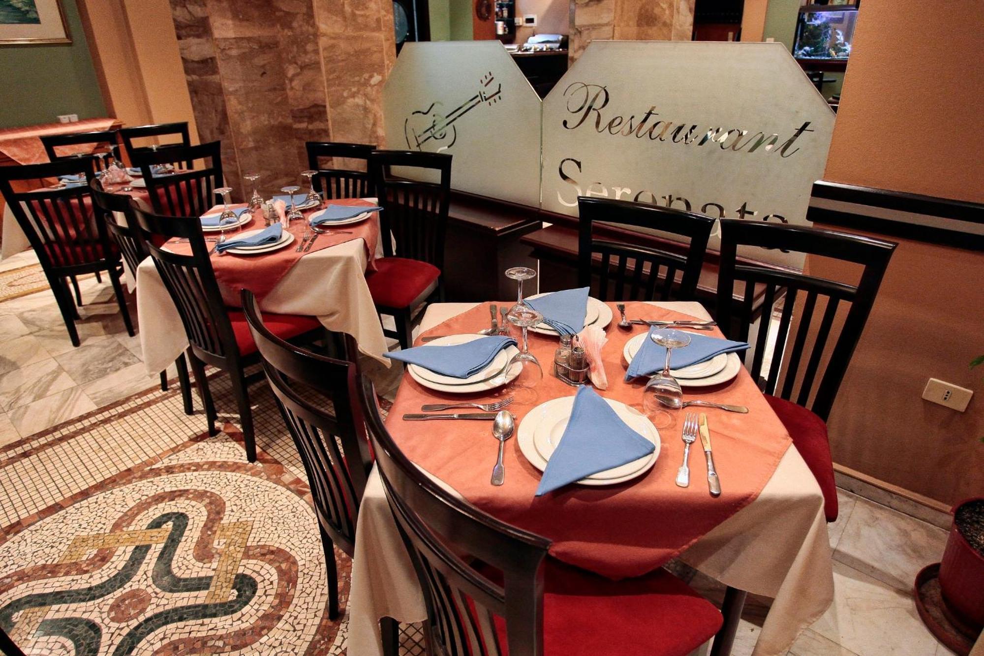 קורצ'ה Hotel Regency מראה חיצוני תמונה