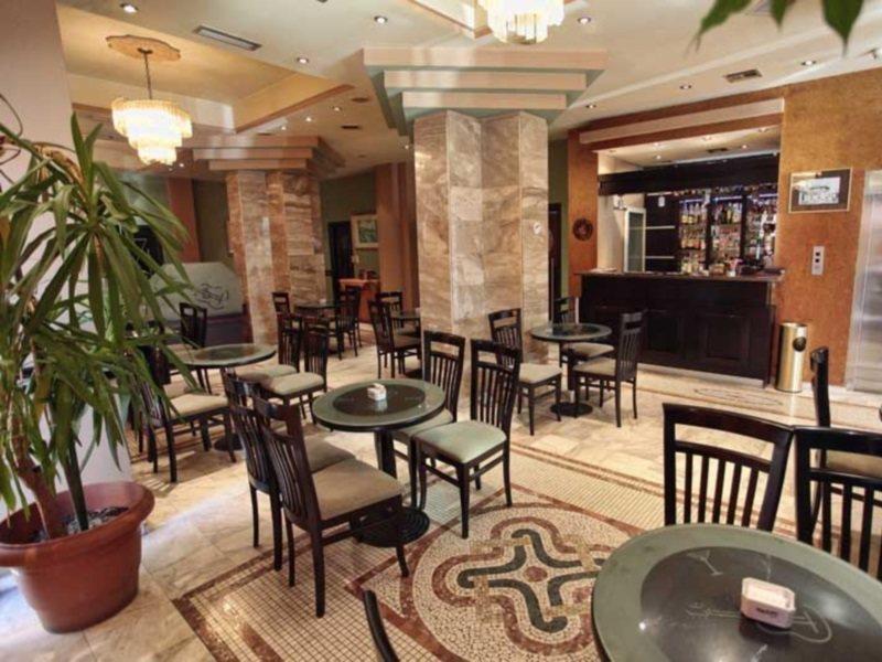 קורצ'ה Hotel Regency מראה חיצוני תמונה